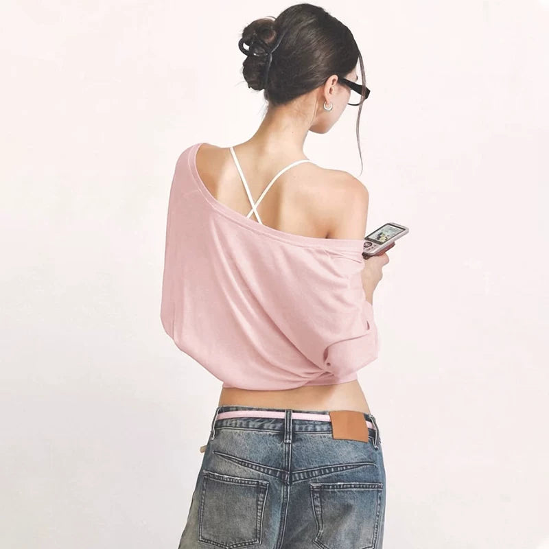 Purely passionate hot girl sexy V-neck long-sleeved T-shirt for women. Fashionable and versatile outerwear. Loose and casual pullover top.