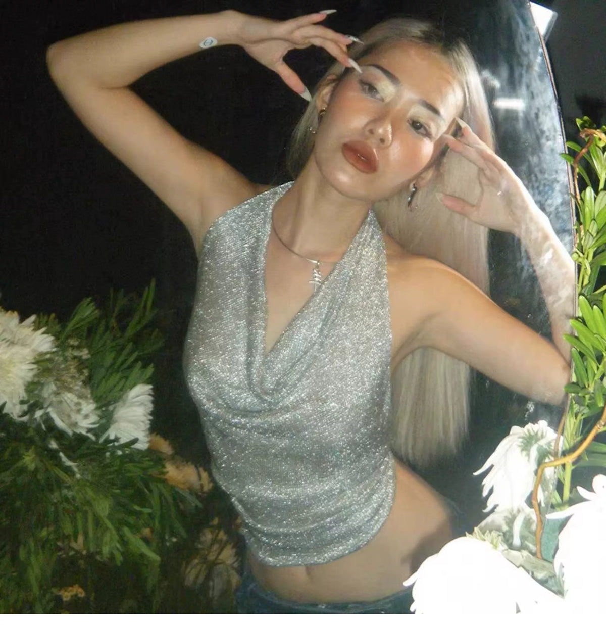 Ins-style sexy hot girl halter-neck crop top for women. Glittering straps, backless, high-waisted, sheer short top.