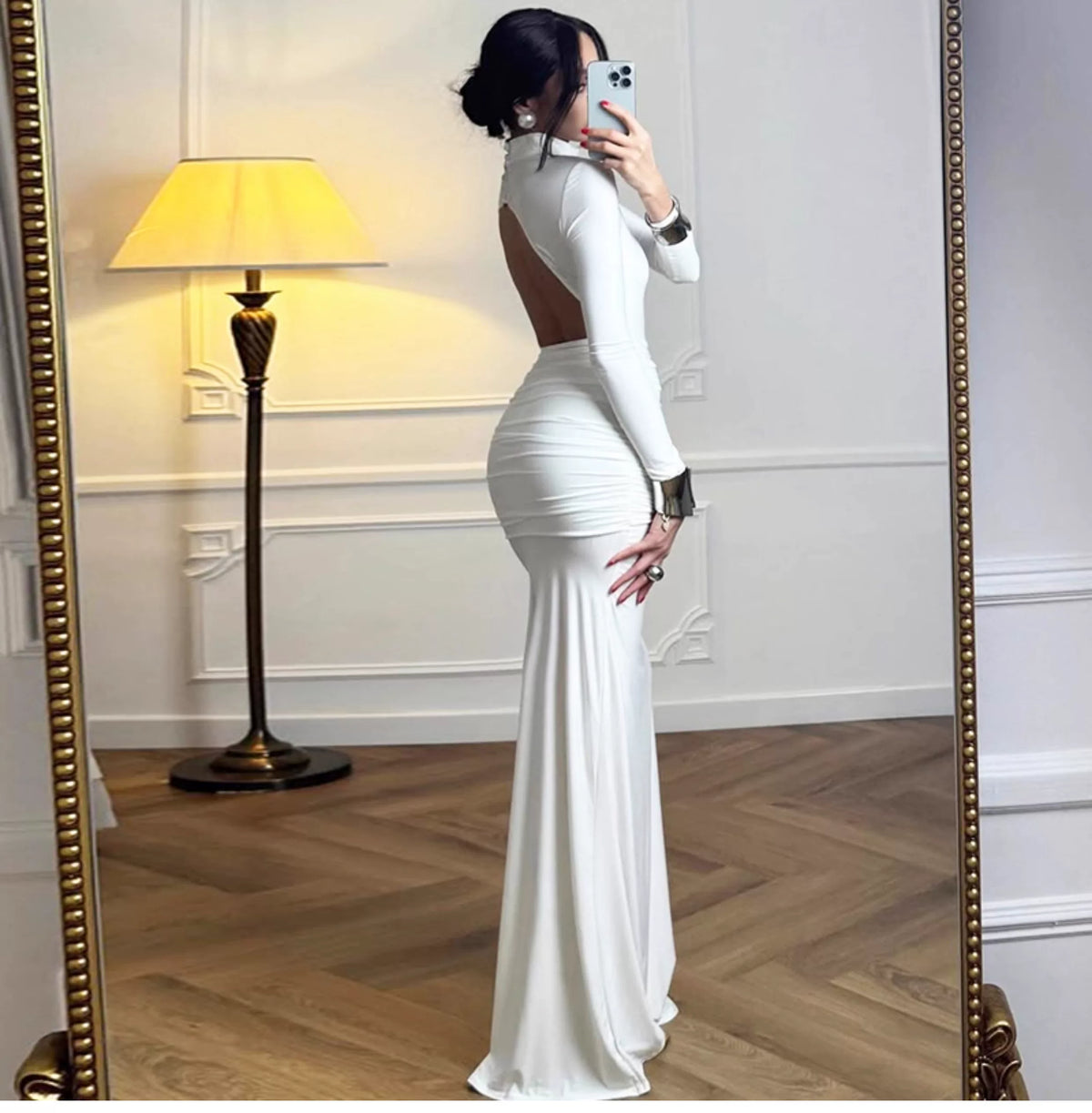 Sexy backless button-up long-sleeved dress with pleats, high-waisted, fitted and hourglass-shaped long skirt for women