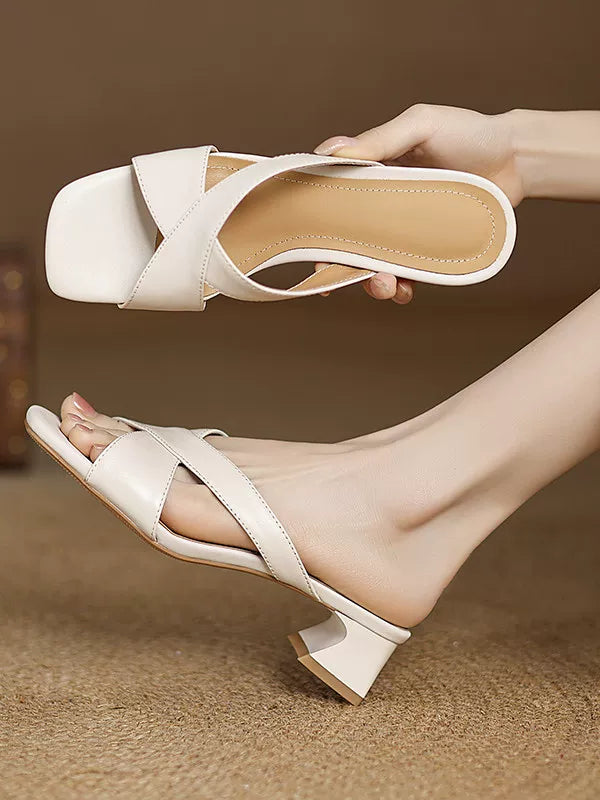 Soft leather flip-flops for women, summer 2026 new style, chunky heel, versatile, trendy, pairable with dresses, beach sandals