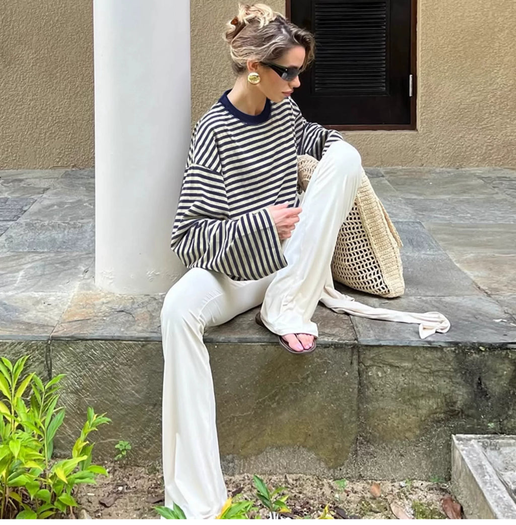Fashionable loose and casual color-blocked striped printed round-neck long-sleeved top for women in early autumn, trendy and versatile T-shirt