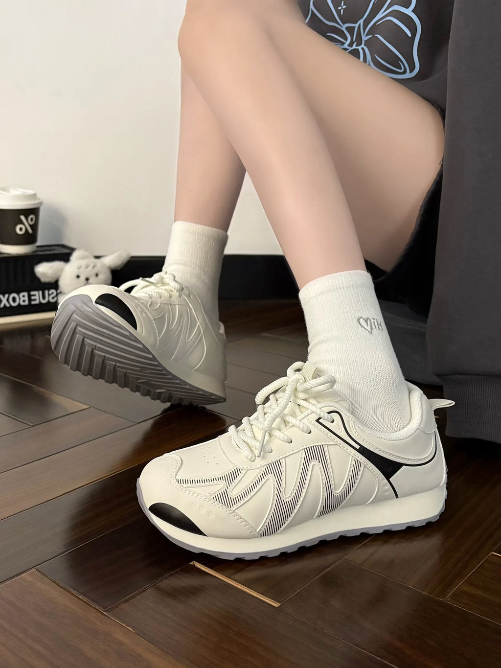 Women's Style Autumn New Product Fashionable Bestseller White Sneakers with Wide-leg Pants for Casual and Sports Shoes