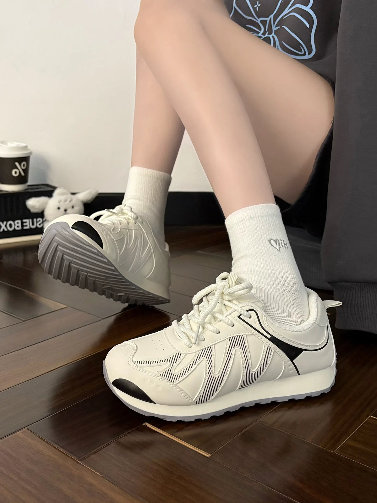 Women's Style Autumn New Product Fashionable Bestseller White Sneakers with Wide-leg Pants for Casual and Sports Shoes